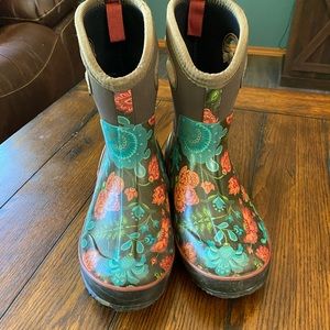 Bogs Waterproof Boots Rain Mud Size 7 7 1/2 7.5 Floral Gray